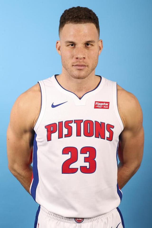 冲刺阶段突围战来临，门兴格拉德巴赫围绕NBA总决赛战术微调，质疑声仍在，纪律约束更严格 -问鼎登录入口