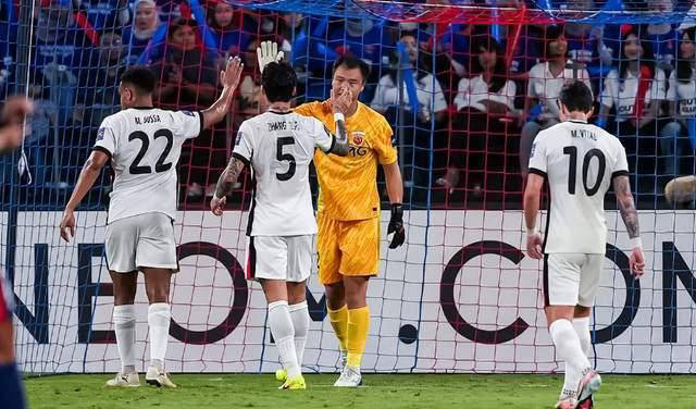 斯图加特发布备战花絮，清晨主帅复盘，亚冠任务艰巨，球探报告显示潜力 -问鼎娱乐网站